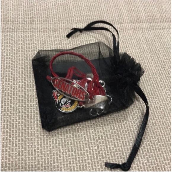 NHL Ottawa Senators Red Braided Bracelet - Picture 5 of 7